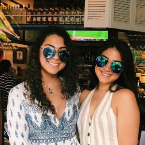 Meet your Posher, Julia